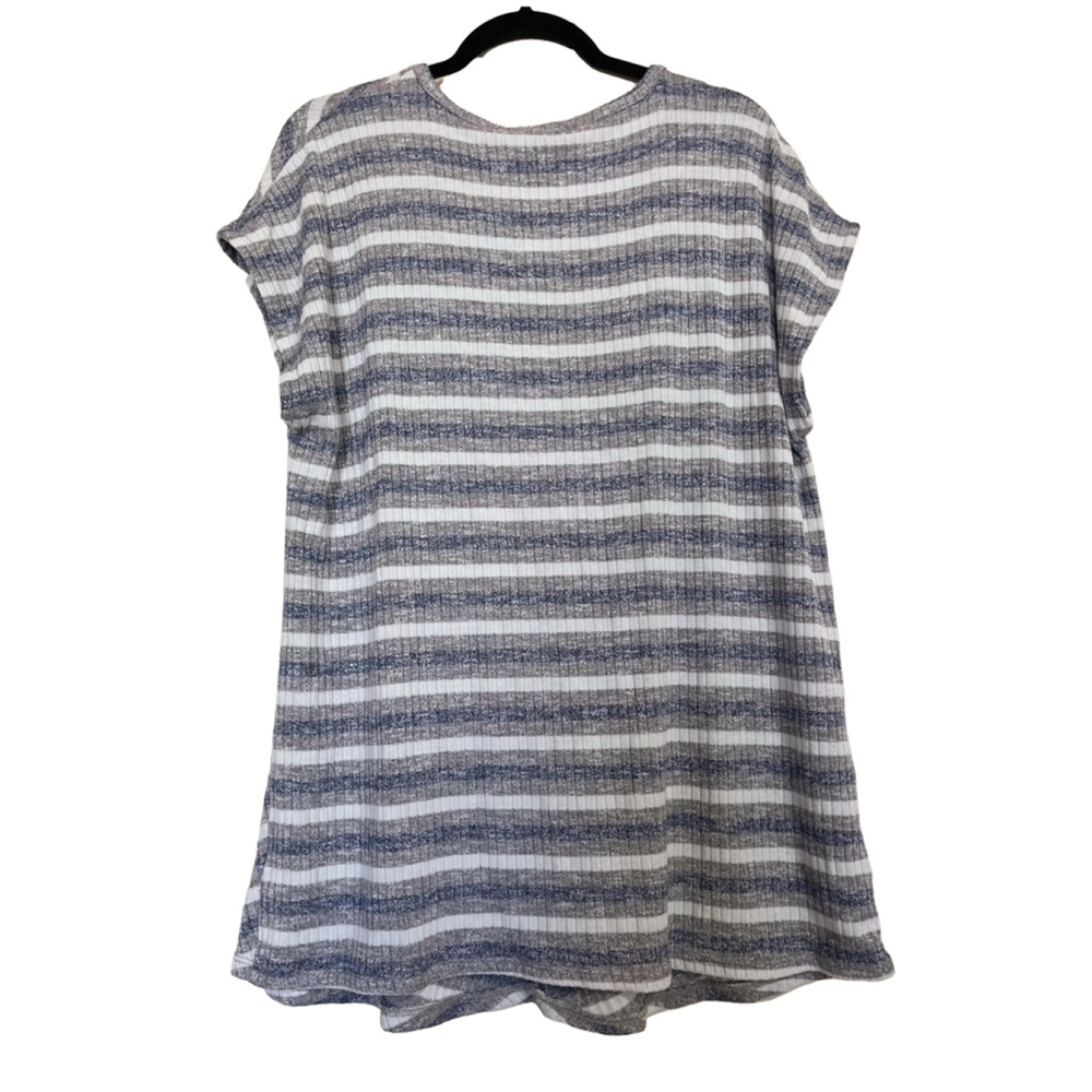 EUC Lane Bryant Top Size 14/16 Blue Gray Striped Dolman Sleeves - Picture 3 of 4